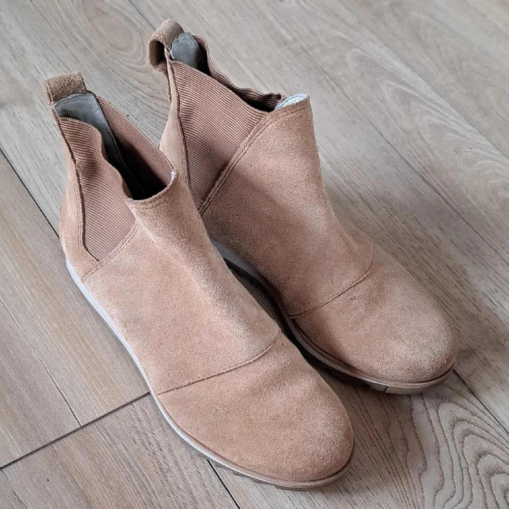 Sorel Light Brown Suede Chelsea Boots - Picture 4 of 6